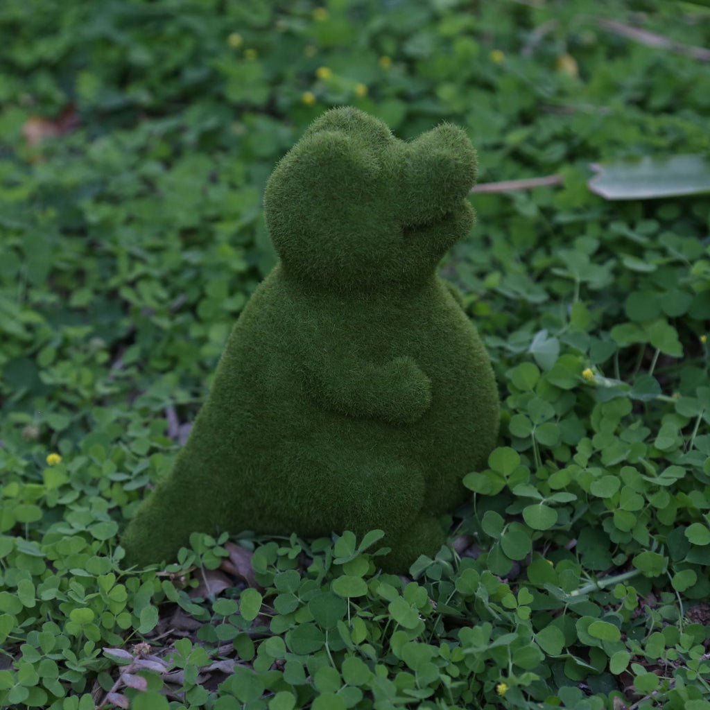 Decorative Peeing Dog Topiary