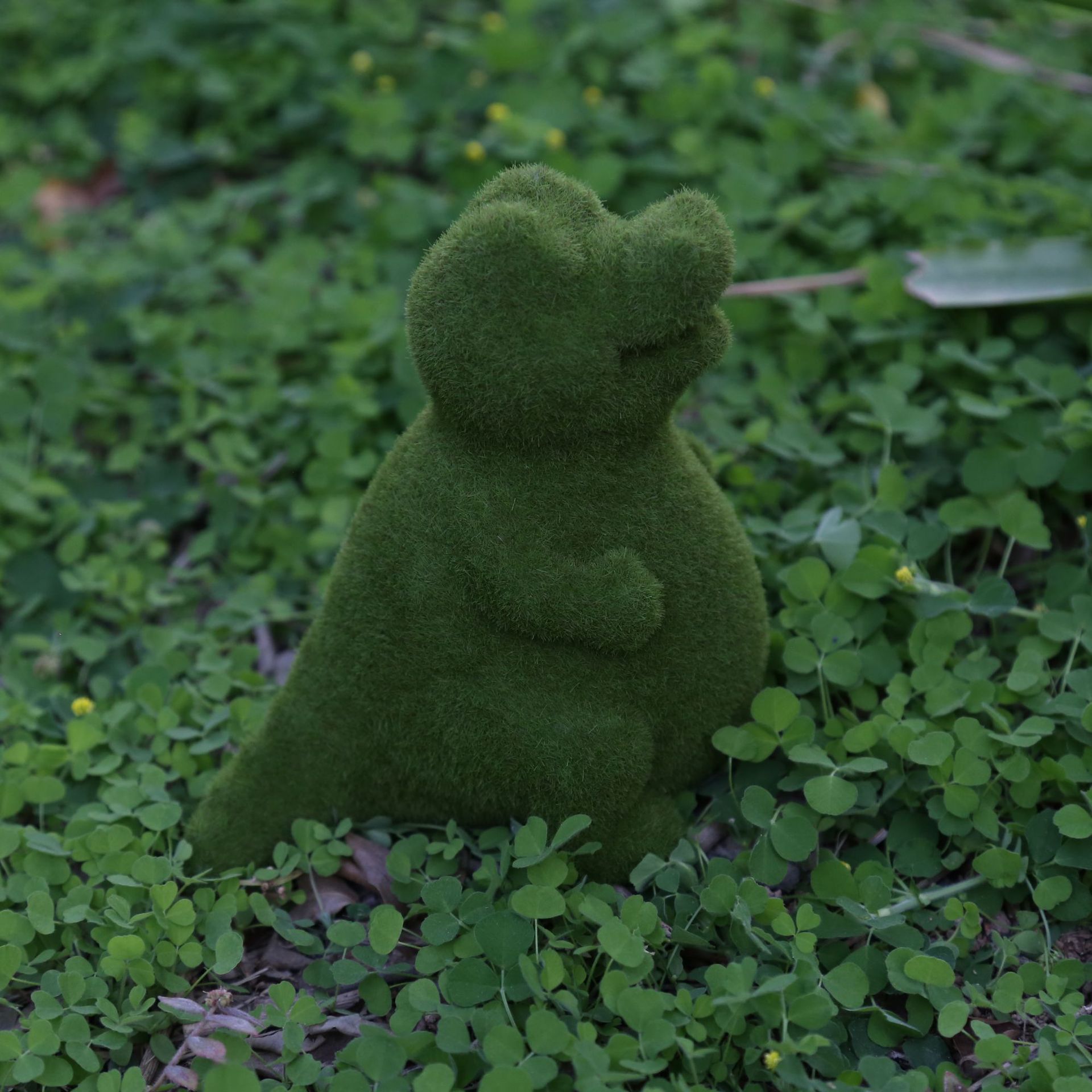 Decorative Peeing Dog Topiary