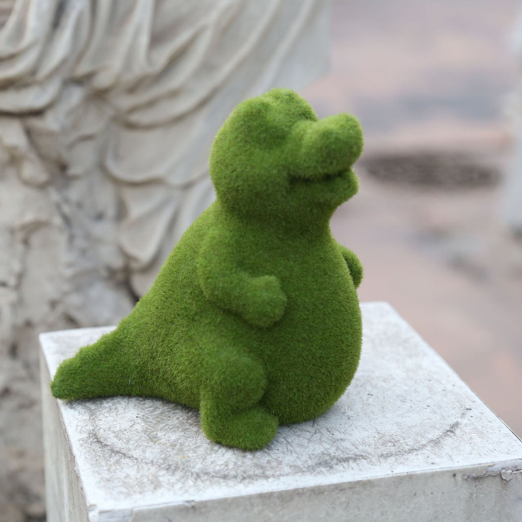 Decorative Peeing Dog Topiary
