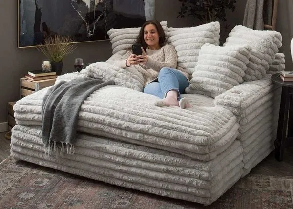 𝗟𝗶𝗺𝗶𝘁𝗲𝗱 𝗧𝗶𝗺𝗲 𝗢𝗳𝗳𝗲𝗿💖- Nestle Chaise Lounge With Dual Cupholders And Charging Ports