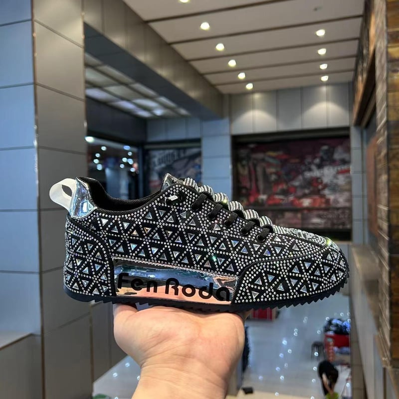 Diamond-encrusted Sneakers for Men👟
