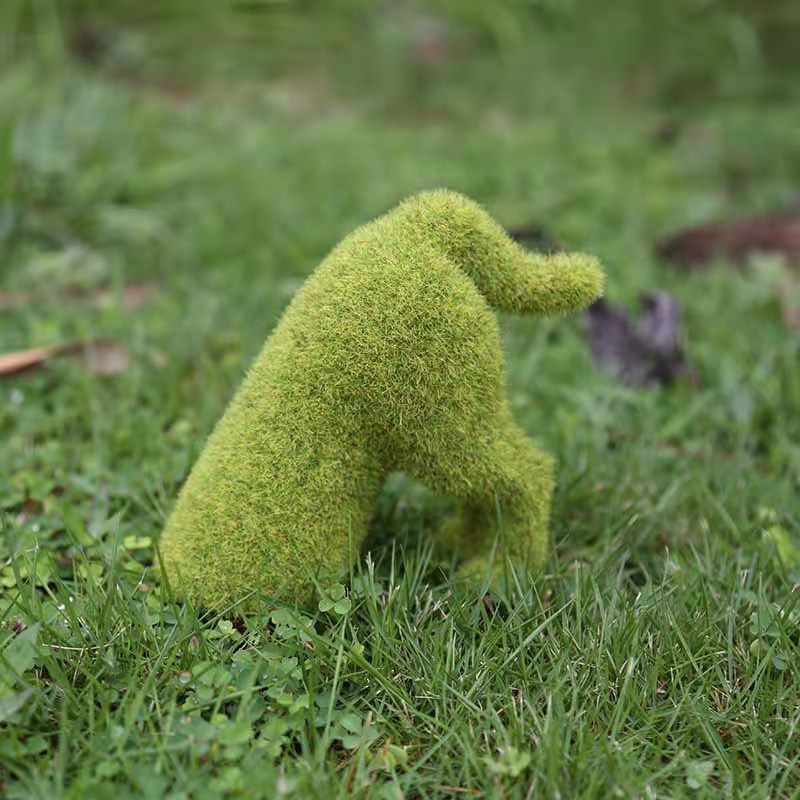 Decorative Peeing Dog Topiary