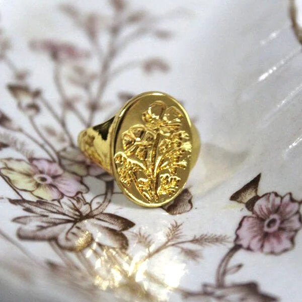 Carved Wildflower Gold Ring
