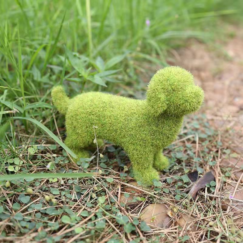 Decorative Peeing Dog Topiary