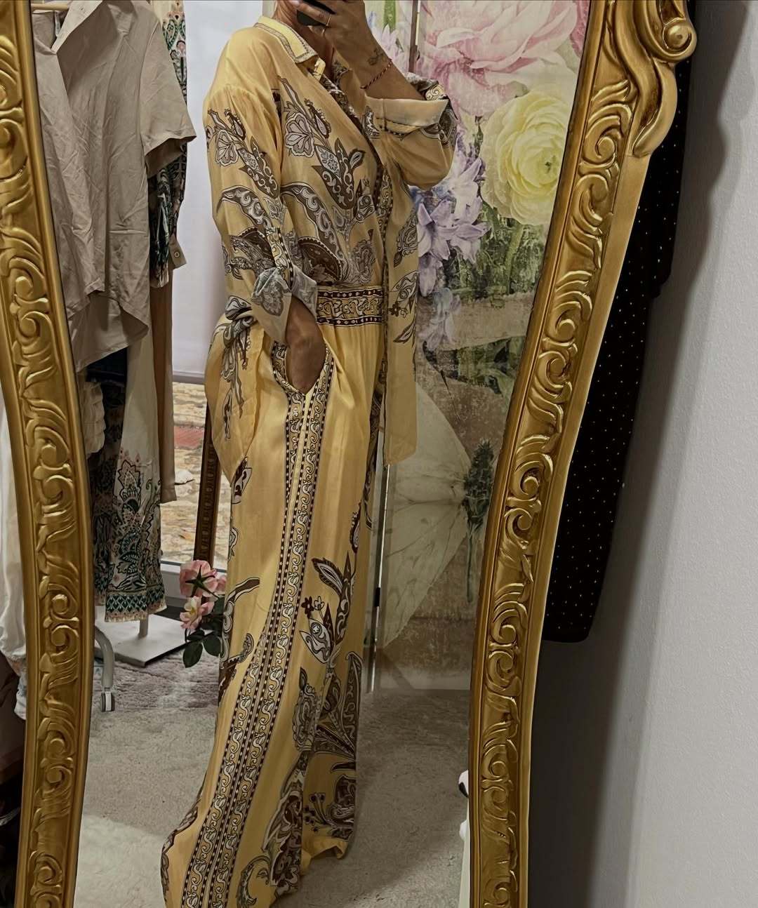 Comfortable and Chic Paisley Print Loungewear Set