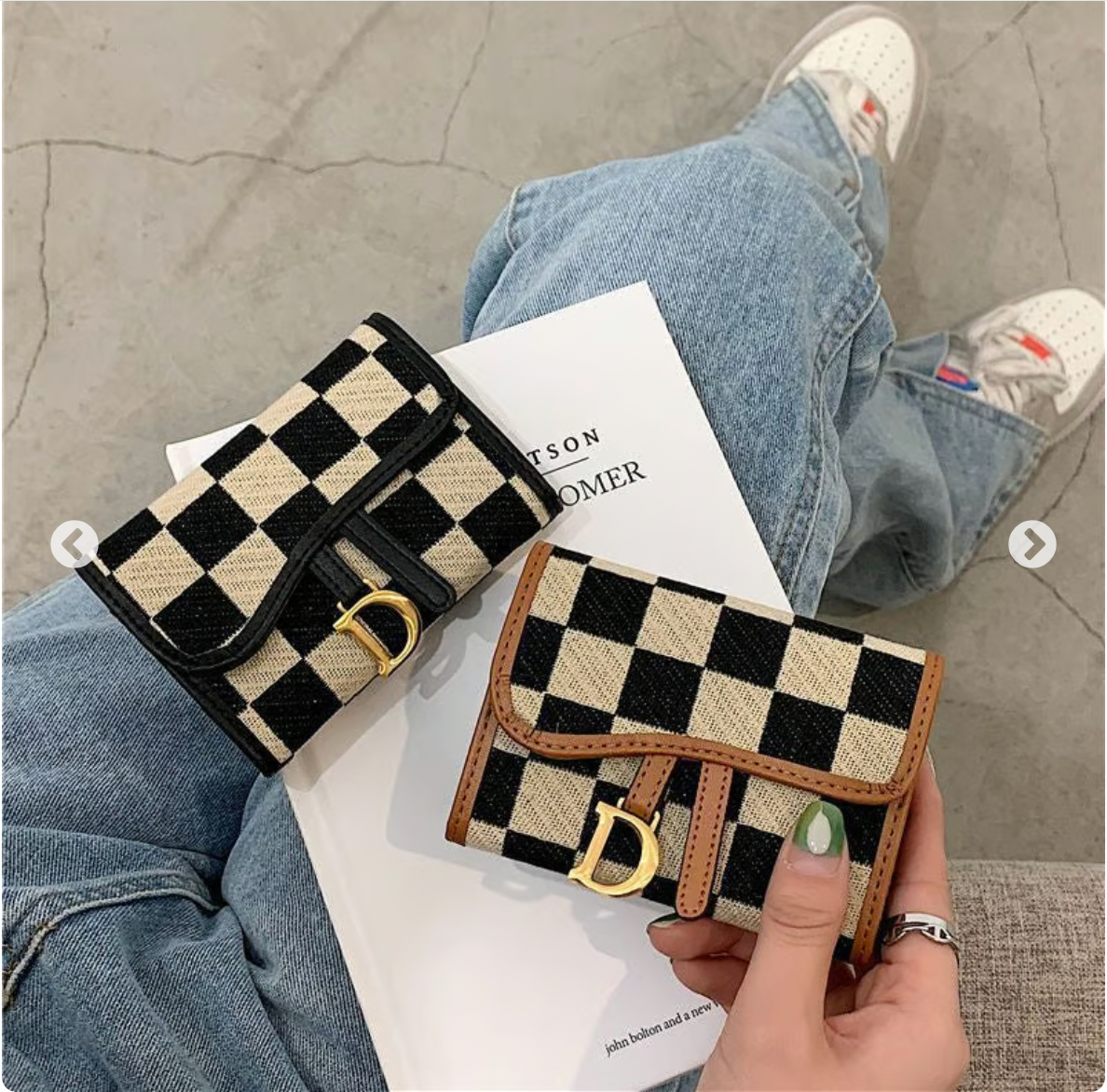 Checkerboard Pattern D Letter Design Card Holder