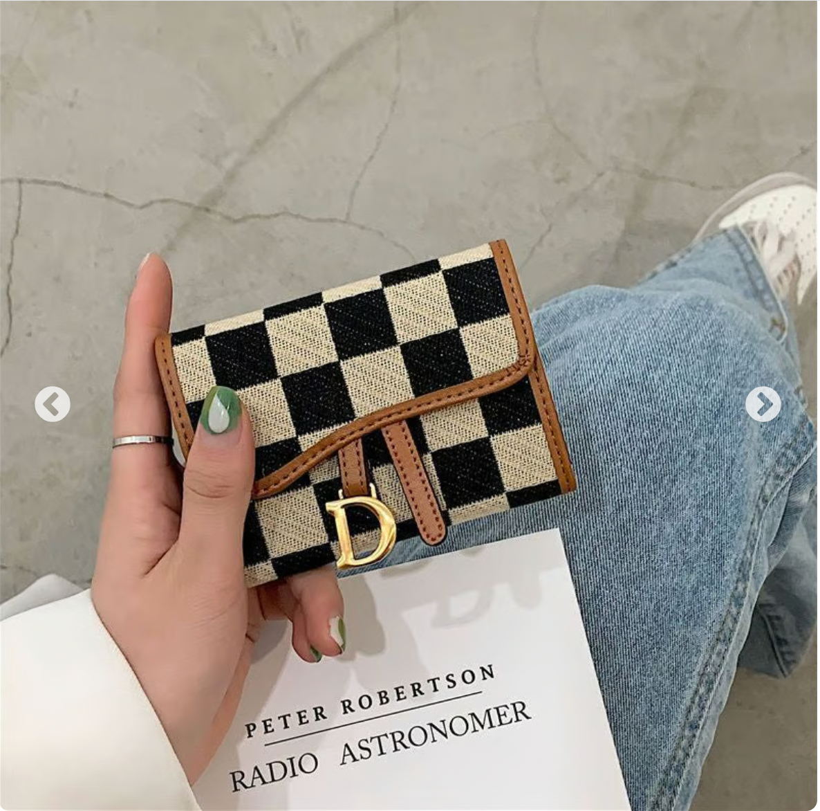 Checkerboard Pattern D Letter Design Card Holder