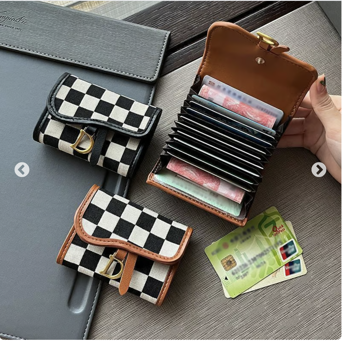 Checkerboard Pattern D Letter Design Card Holder