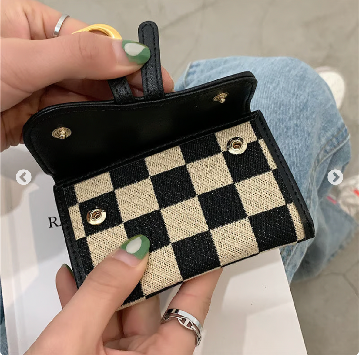 Checkerboard Pattern D Letter Design Card Holder