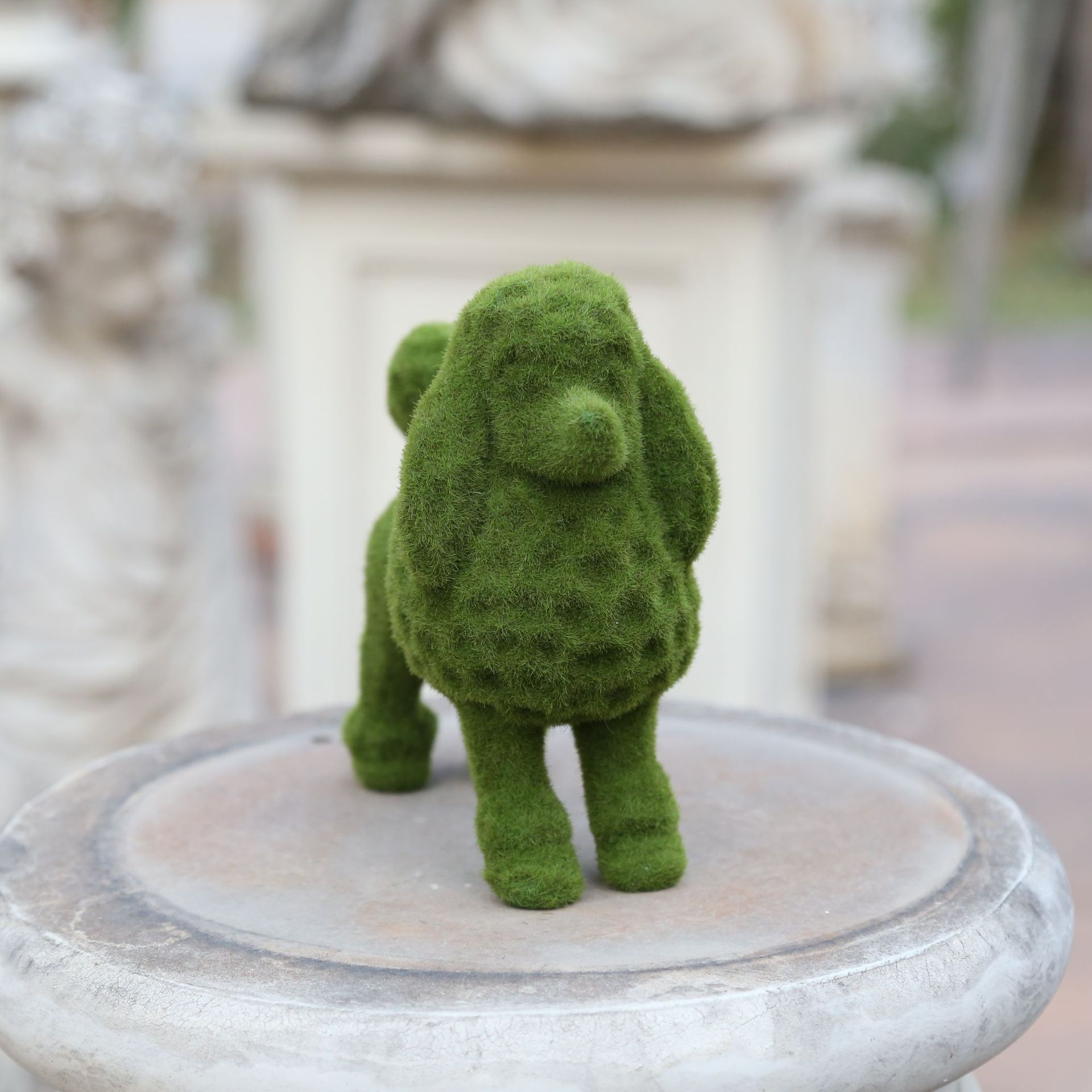 Decorative Peeing Dog Topiary