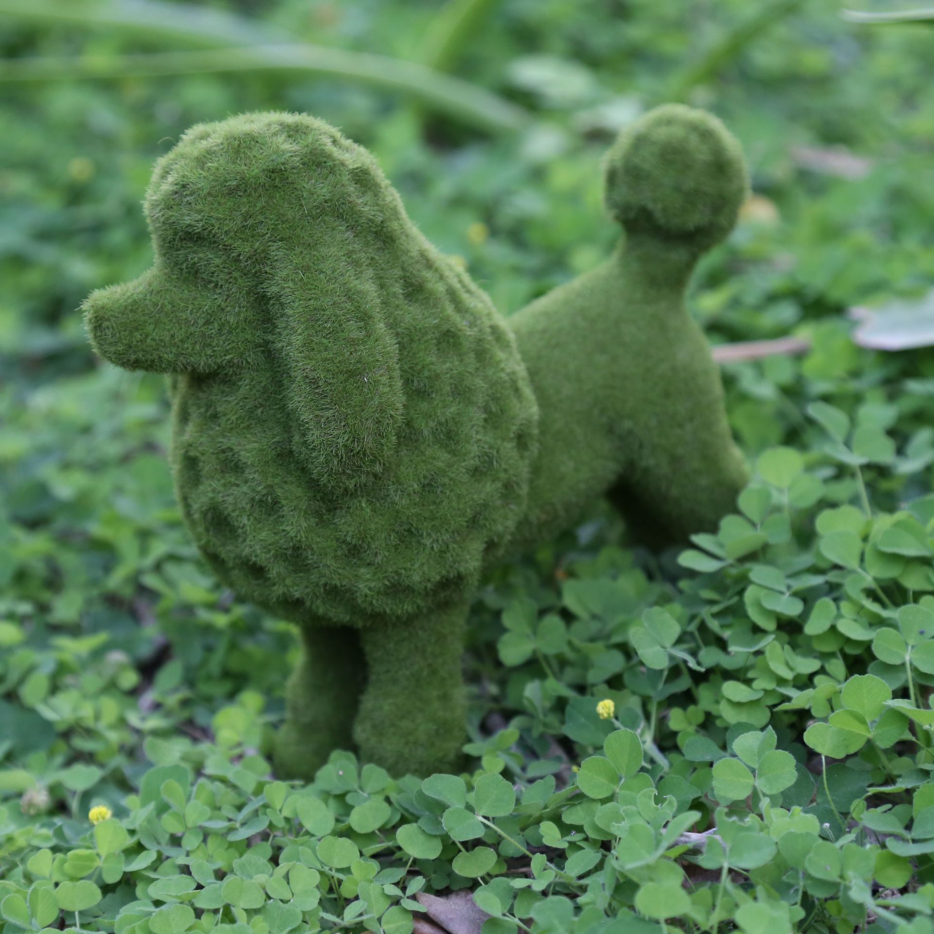 Decorative Peeing Dog Topiary