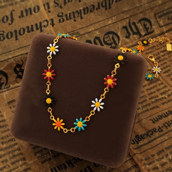 Daisy Bracelet and Necklace for Best Friends